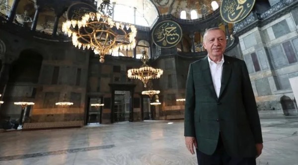 Ayasoyfya özlemini bitiren imza! 89 yıl sonra yeniden ibadetin yolu böyle açıldı